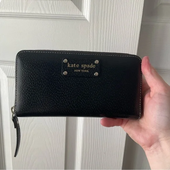 Kate Spade Wallet - Picture 8 of 9